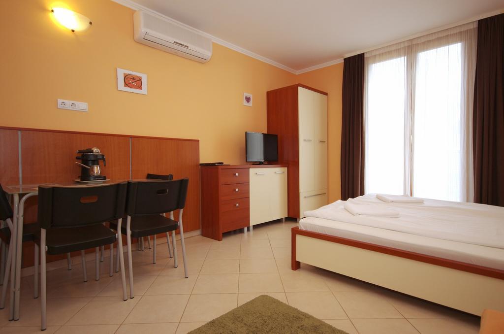 Vararok Apartman Gyula Exterior photo